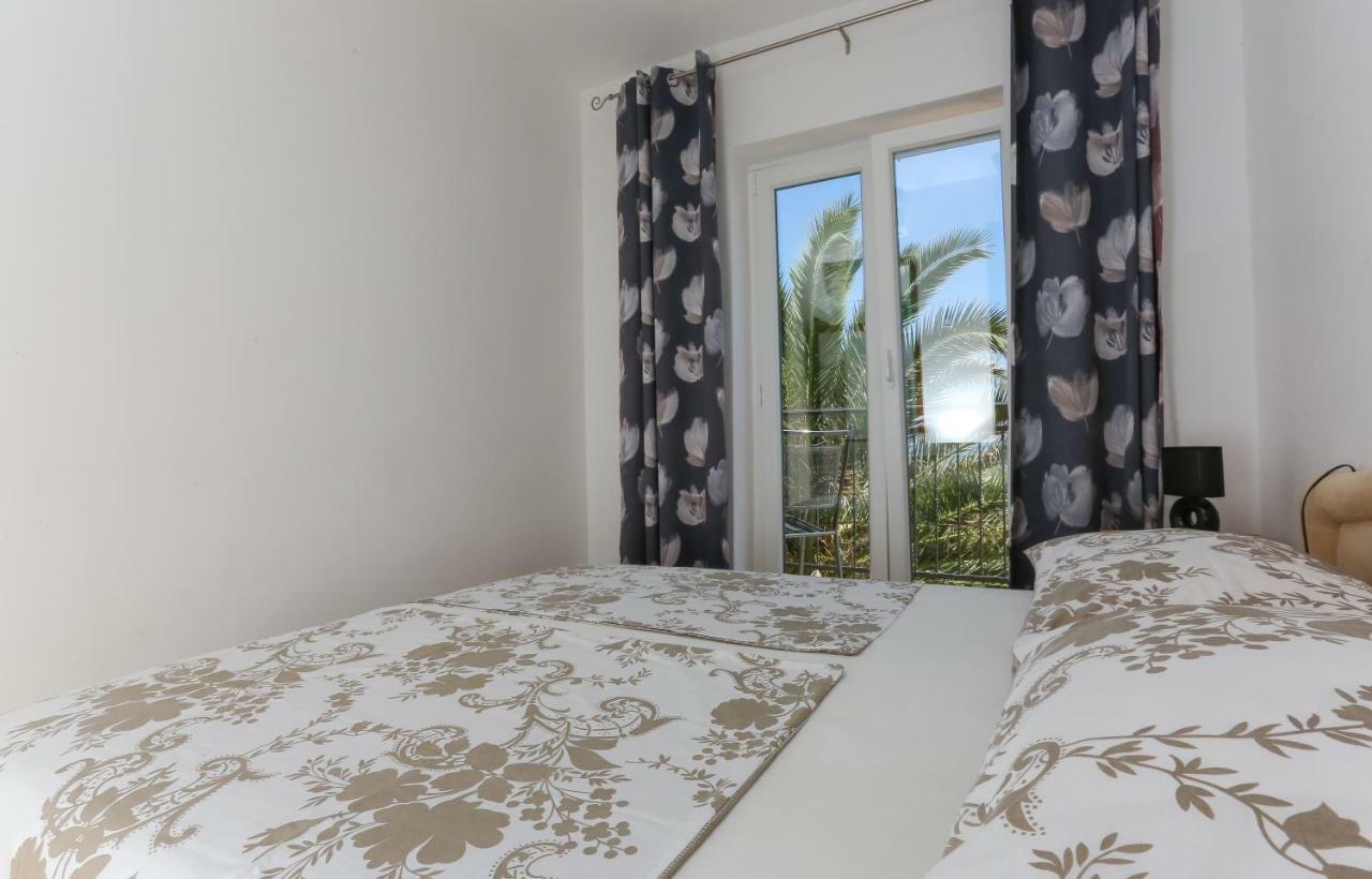Holiday Home Lucica Sutivan Exterior photo
